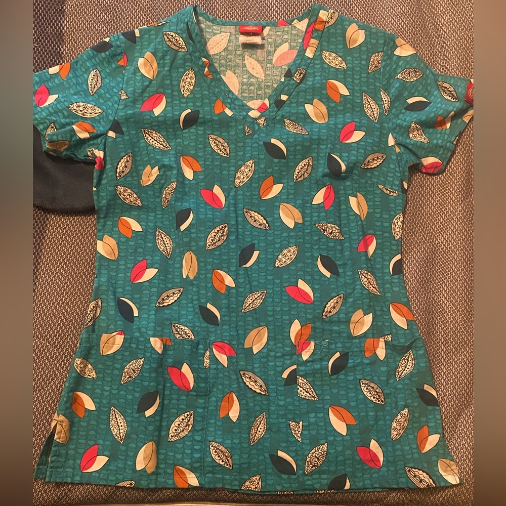 Dickies Leaf Scrub Top | SMALL